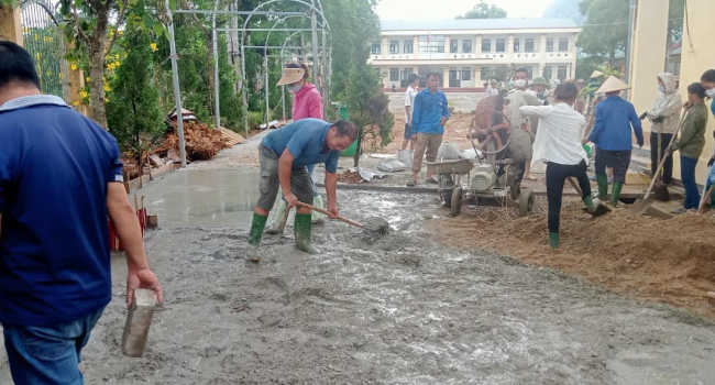 Công tác lao động cải tạo cảnh quan môi trường chuẩn bị cho năm học mới 2023-2024