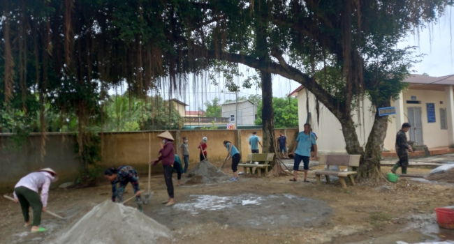 Ngày 16/08/2023, Các thầy cô giáo, phụ huynh và các em học sinh tiếp tục lao động nhằm thay đổi cảnh quan môi trường nhà trường.